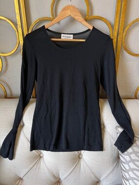 Accomplice Women's Black Long-Sleeve Scoop Neck Tee